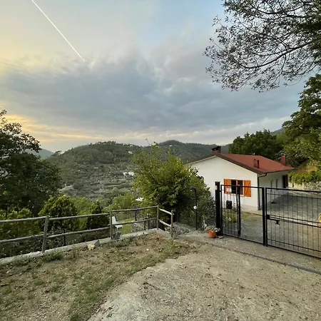 Casa In Campagna: Completo Relax * Albissola Marina