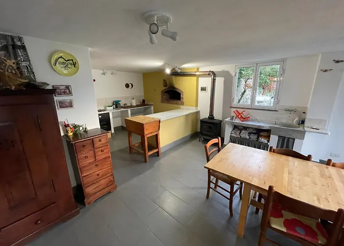 Feriehus Casa In Campagna: Completo Relax Albissola Marina